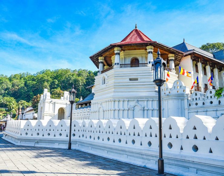 temple-tooth-kandy-sri-lanka-shutterstock_1037797372_24beb3388c (1)